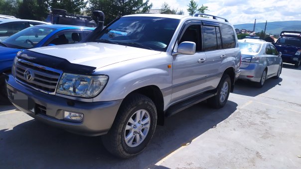 Toyota Land Cruiser 100